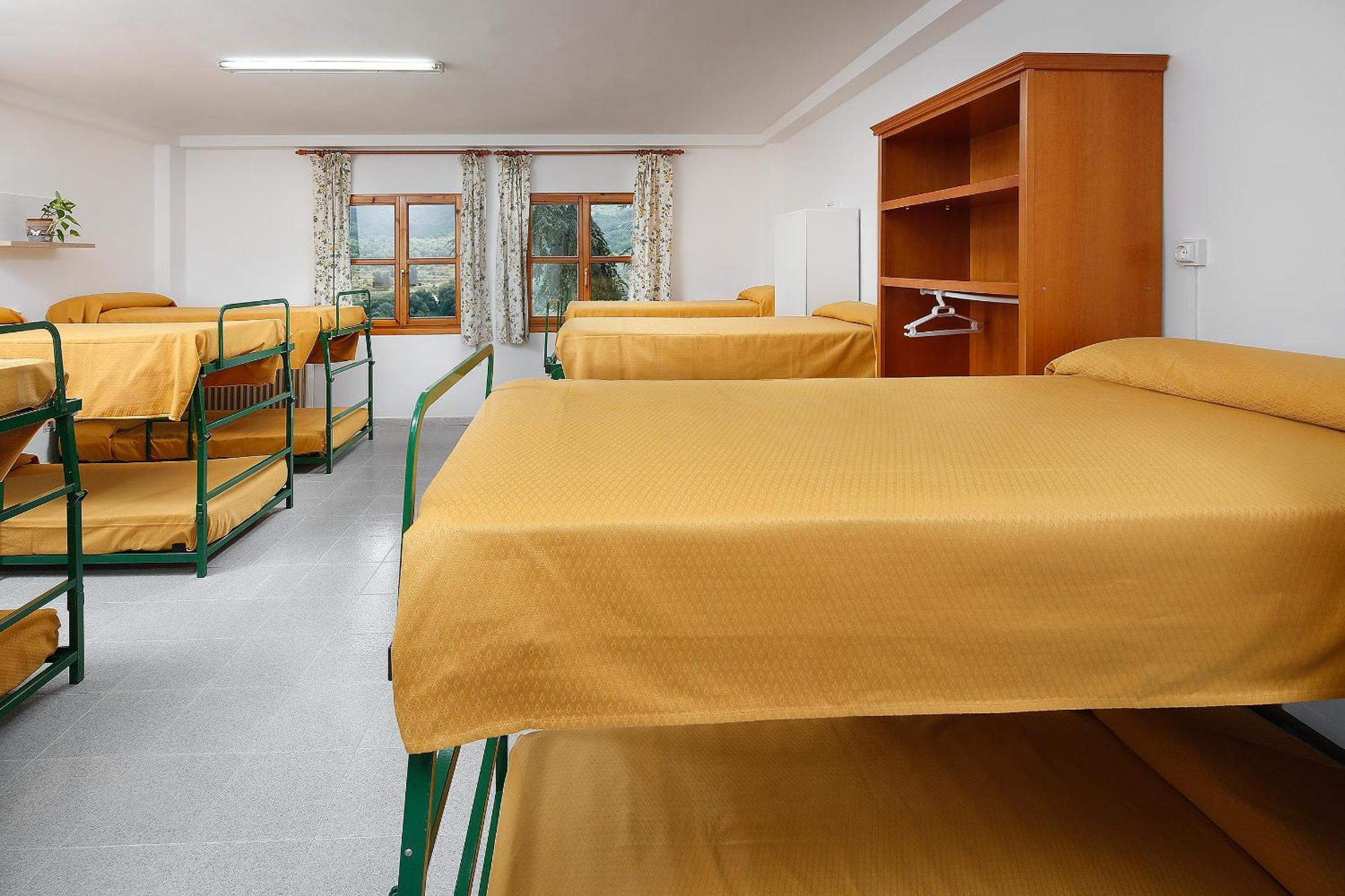 Albergue Sierra De Arbe Naval Ngoại thất bức ảnh